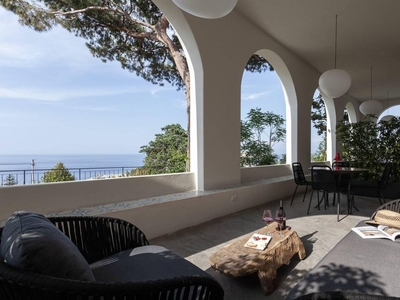 Prestigiosa Casa Indipendente di 220 mq in affitto Malfa, Sicilia