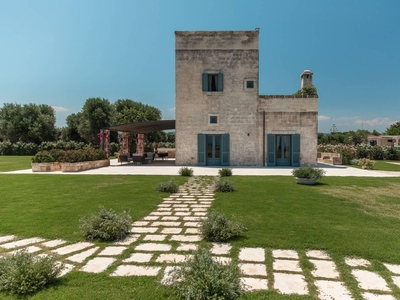 Prestigiosa Casa Indipendente di 250 mq in affitto Brindisi, Puglia