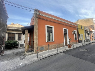 Quadrilocale a Catania, 2 bagni, arredato, 90 m², aria condizionata