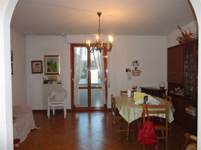 Quadrilocale a Certaldo, 1 bagno, 95 m², 1° piano, terrazzo in vendita