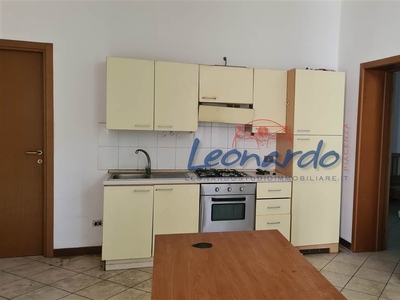 Quadrilocale a Piacenza, 1 bagno, giardino in comune, 80 m² in vendita