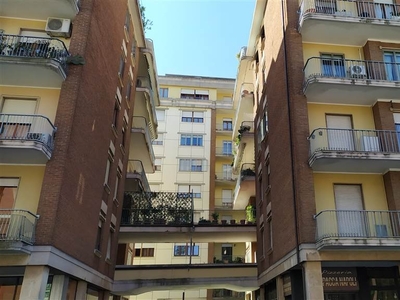 Quadrilocale a Piacenza, 2 bagni, 140 m², riscaldamento autonomo