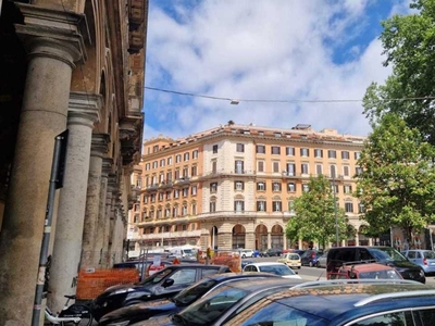 Quadrilocale in Piazza Vittorio Emanuele II, Roma, 3 bagni, 92 m²