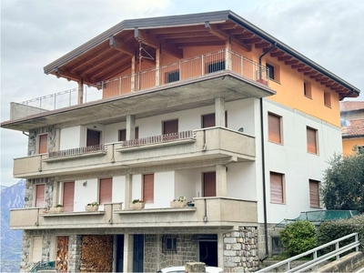 Quadrilocale in Via Case Cotti 3, Artogne, 1 bagno, 156 m², 1° piano