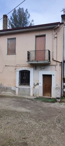 Rustico a Benevento, 4 locali, 2 bagni, 120 m², riscaldamento autonomo