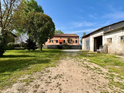 Rustico-Casale-Corte in Vendita ad Campiglia Dei Berici - 280000 Euro