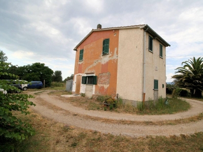 Rustico in vendita a Roccastrada