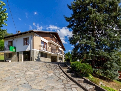 San Raffaele Cimena (TO): Villa indipendente con giardino