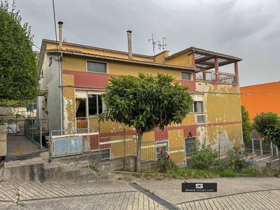 Terratetto plurifamiliare in vendita a Teramo