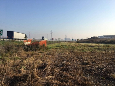 Terreno edificabile in vendita a Piacenza