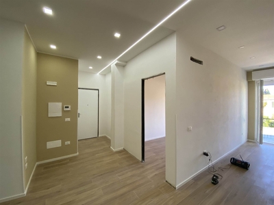 Trilocale a Follonica, 1 bagno, 60 m², 1° piano, aria condizionata