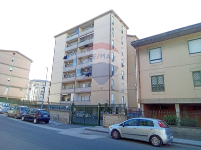 Trilocale in Via Salvatore Salomone Marino, Catania, 1 bagno, 75 m²