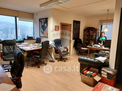 Ufficio in Affitto in Corte dei Lambruschini a Genova
