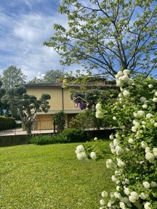 Villa a Prato, 11 locali, 2 bagni, giardino privato, 310 m², terrazzo