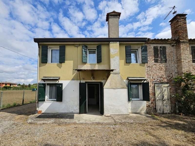 Villa a Schiera in Vendita a Ospedaletto Euganeo - 32000 Euro