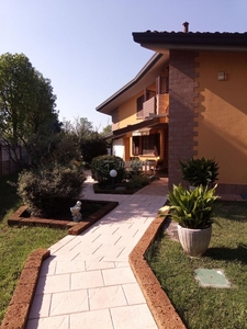 Villa a schiera in vendita a Pogliano Milanese