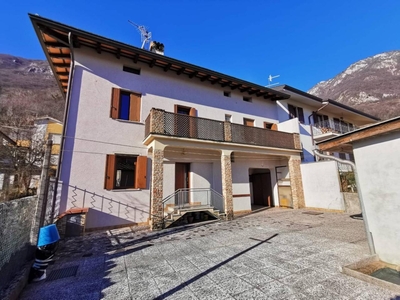 Villa a schiera in vendita a Trasaghis