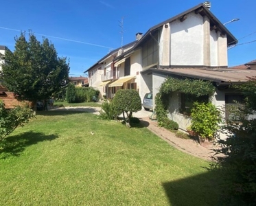 Villa a schiera in Via Navazzotti 2, Villanova Monferrato, 7 locali