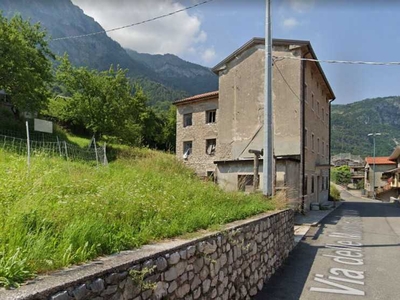 Villa Bifamiliare in Vendita ad Longarone - 12776 Euro