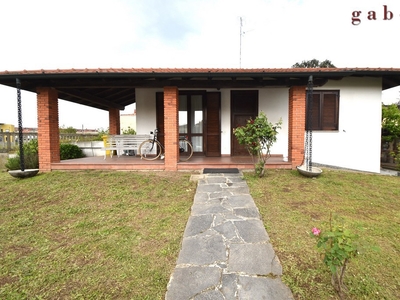 Villa con giardino a Abbiategrasso