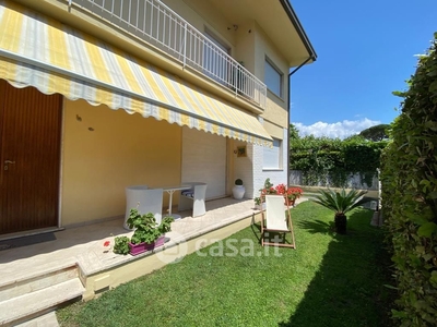 Villa in Affitto in Via Roma a Forte dei Marmi