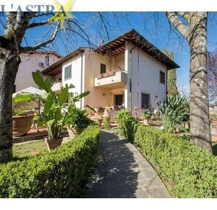 Villa in vendita a Lastra A Signa