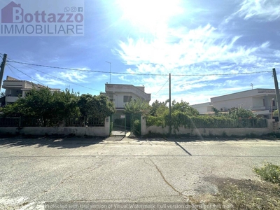Villa in vendita a Lizzano