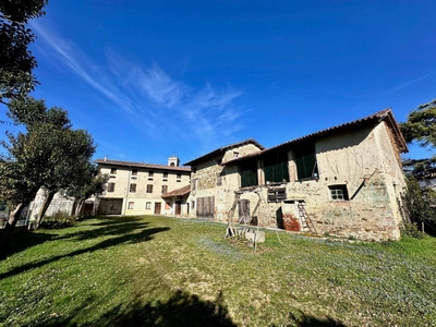 Villa in vendita a Manzano
