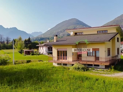 Villa in vendita a Meduno