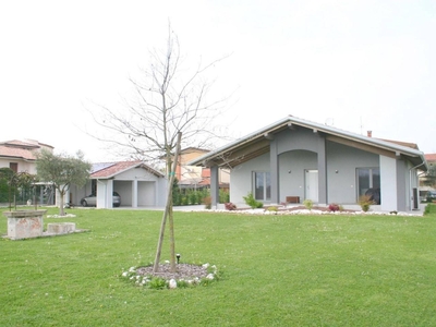 Villa in vendita a Prata Di Pordenone