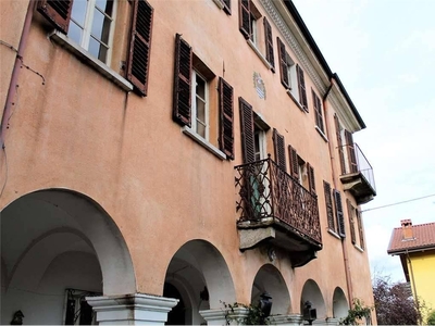 Villa in vendita a Serravalle Sesia
