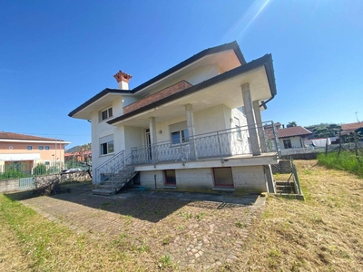 Villa in vendita a Tarcento