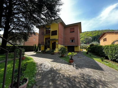 Villa in Vendita in Via della Ruga 55100 a Lucca