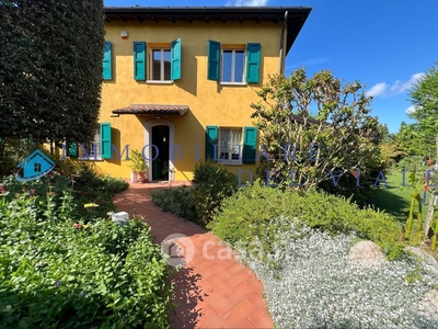 Villa in Vendita in Strada Borelle a Modena