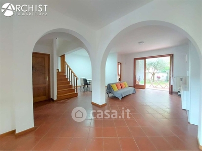Villa in Vendita in Via del Bosco di Barile 97 a Pistoia