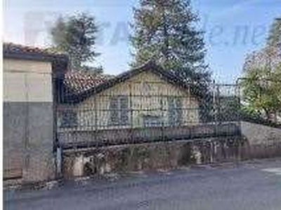 Villa in Vendita in Via Sagnino 9 -11 a Como