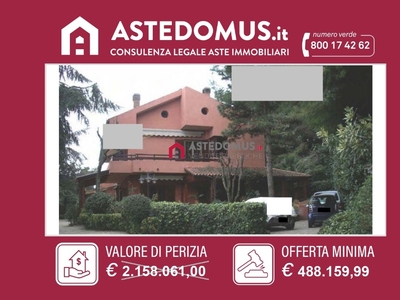 Villa in Via Casa Manzo, Salerno, 820 m², multilivello in vendita