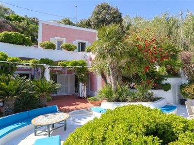 Villa in Via Giancos, Ponza, 8 locali, 220 m², terrazzo, ascensore