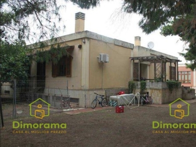 Villa in Via Lucera 112, Foggia, 10 locali, 3 bagni, 401 m² in vendita