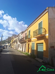 Villa in VIA NAZIONALE, Messina, 4 locali, 2 bagni, garage, 140 m²