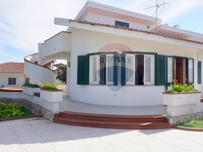 Villa in Via portovenere, Ragusa, 5 locali, 2 bagni, giardino privato