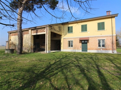 Villa singola in Alberelli, Argenta, 10 locali, 2 bagni, 300 m²