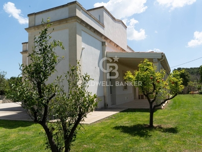 Villa singola in Via Elio Nisi, Maglie, 8 locali, 3 bagni, posto auto