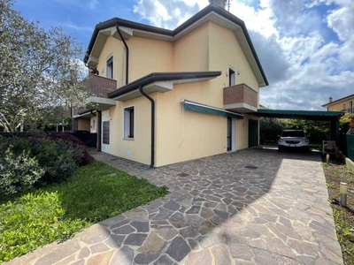 Villa Trifamiliare in Vendita ad Boara Pisani - 179000 Euro