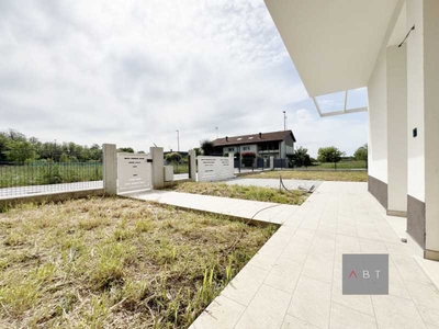 Villa Trifamiliare in Vendita ad Loreggia - 310000 Euro