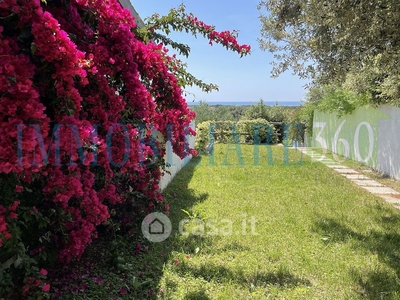 Villetta a schiera in Affitto in Valle d'Oro 10 a Orbetello