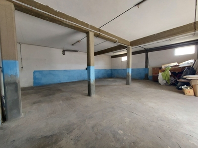 Garage di 128 mq in affitto - Cabras