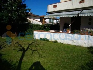 Appartamento Trilocale in vendita a Montignoso