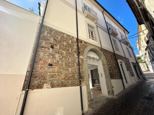 Casa a Catanzaro in Discesa San Rocchello, Centro Storico