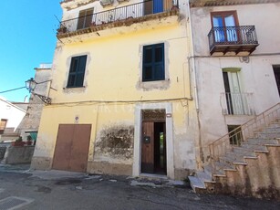 Casa a Corigliano Rossano in Via Vittorio Emanuele, Rossano CS)